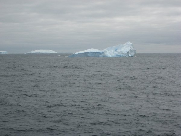 antarticaiceburg2.jpg