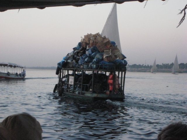 egyptnilegarbageboat.jpg